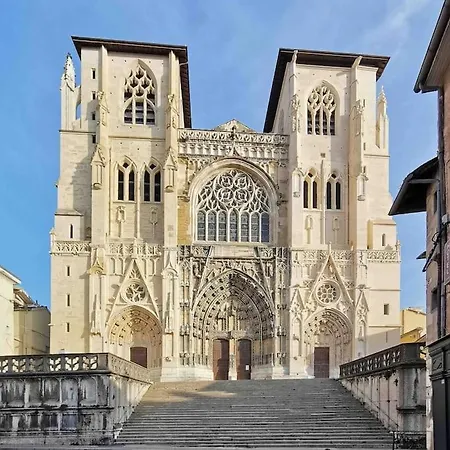 Magnifique T2 Place De La Cathedrale Et Passerelle شقة